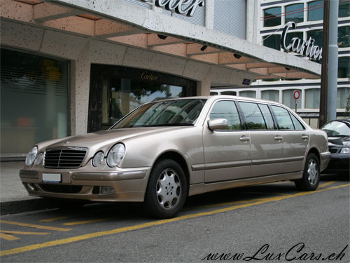 Mercedes Limousine