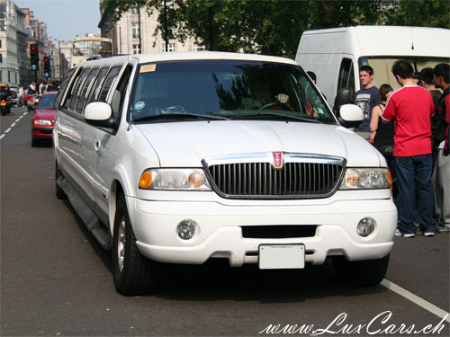 Lincoln Navigator Limousine