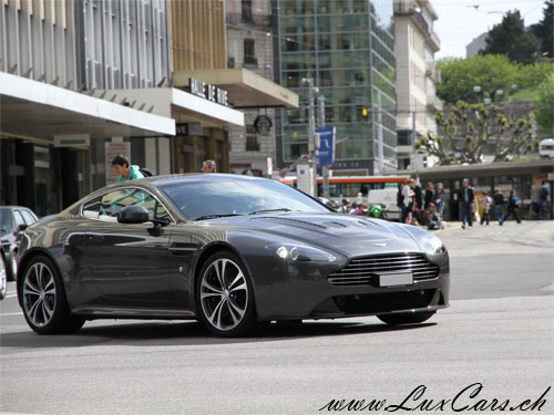 Aston Martin V12 Vantage