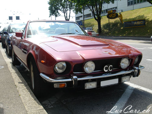 Aston Martin V8 Volante