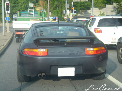 Porsche 928 S4