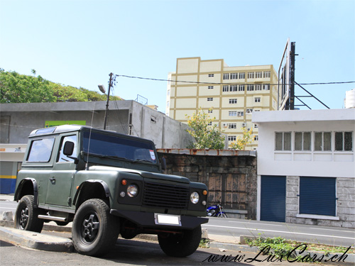Land Rover Defender 90