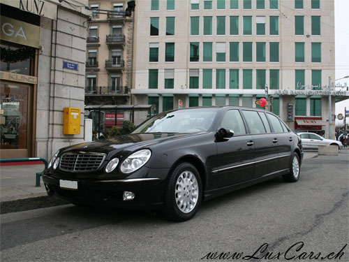 Mercedes E Limousine